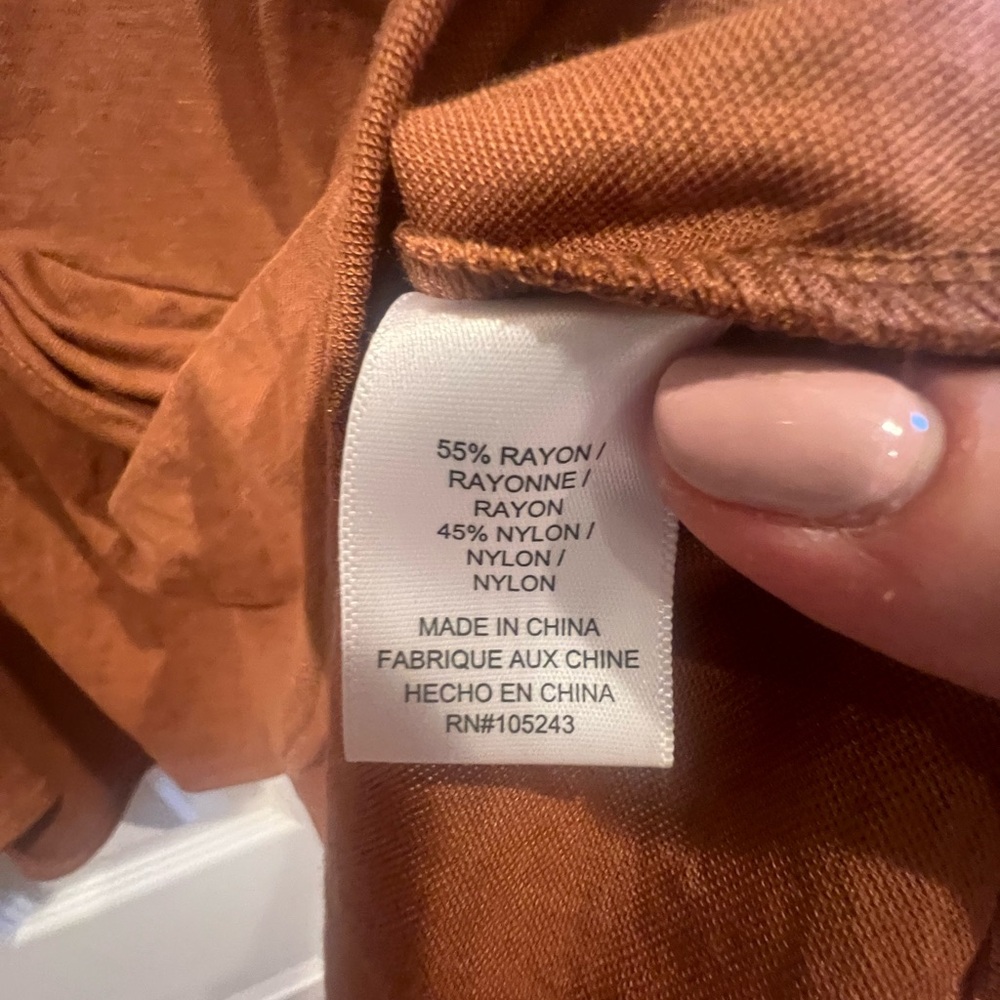NWOT- Bobeau Brand Blouse - Picture 5 of 7